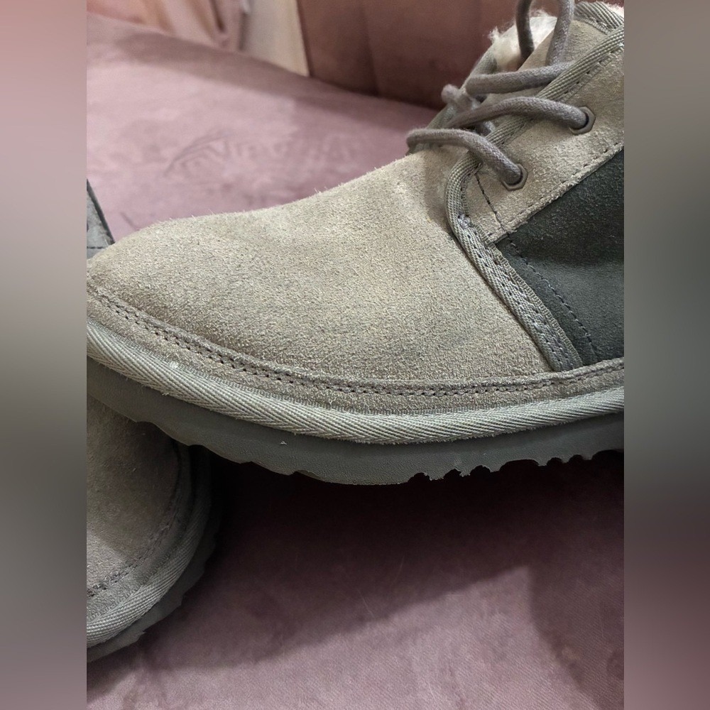 UGG Neumel II Chukka Boots Gray Youth Boys Size 5 Sheepskin Suede - Picture 9 of 10